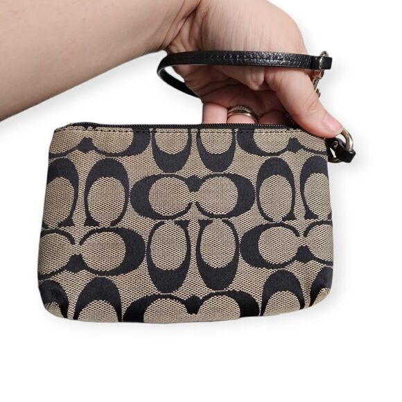 COACH Black Leather Legacy  Signature C Small Coin Zip Wristlet - Picture 2 of 8